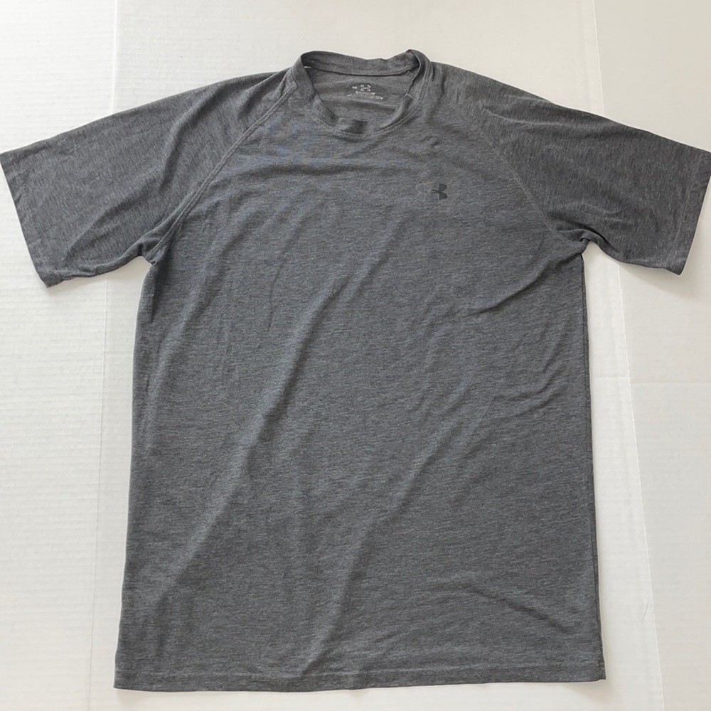 Men’s Under Armour Tee (M)